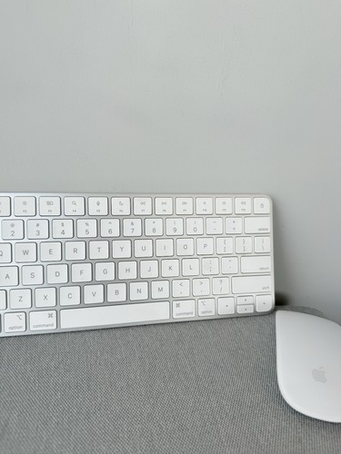 Apple Magic Keyboard A2450 + Magic Mouse 2, A1657 Rechargeable Bluetooth Combo - 第 8/16 張圖片