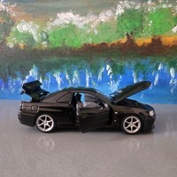 Personalisierte Namensschild Nissan Skyline GT-R R34 V-Spec II 1:32 Box