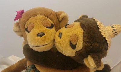 Vintage 70s 1975 Dakin 10'' Hugging Monkey Couple Plushies Hawaiian Aloha Love