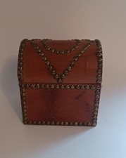Vintage Traditional Brown Leather Coaster Set In Box With Brass Stud Detail