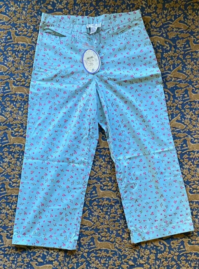 Patterned capri best sale pants