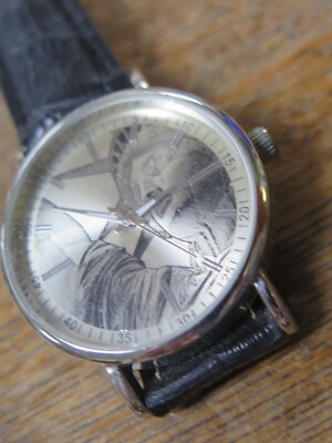 NY Statue of Liberty Face  Adjustable Buckle Banded Wrist Watch Unisex NON RUN