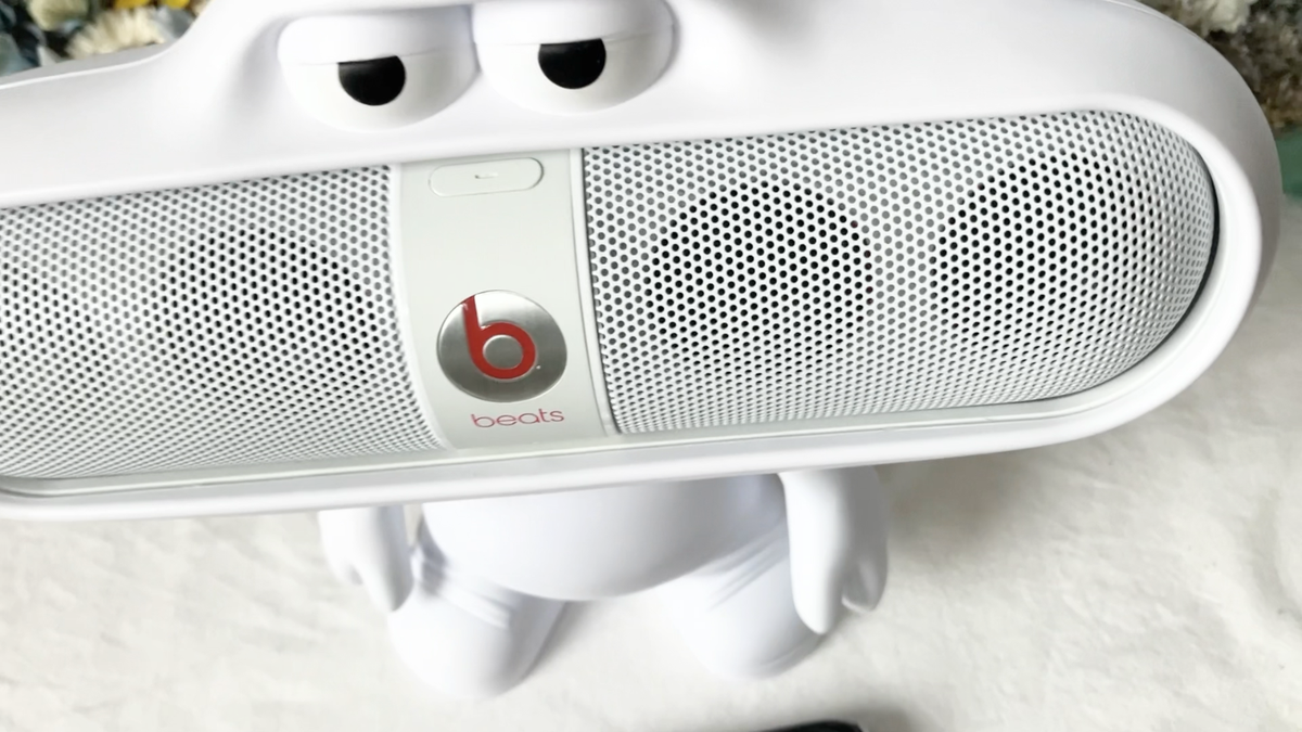 🎦Authentic Beats Pill 2.0 Bluetooth Speaker Dude Stand White