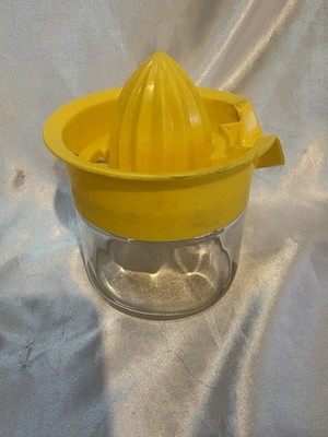 Gemco Manual Citrus Lemon Orange Juicer Yellow Plastic Glass Jar Base Vintage