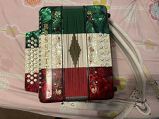 Rossetti Button Accordion 33 Buttons 21 Treble 12 Bass Red/White/Green Case