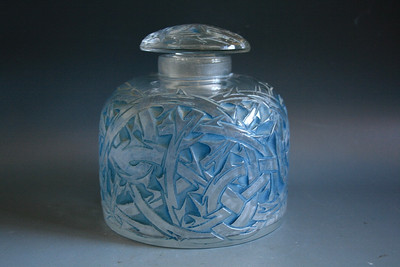 ANTIQUE RENE LALIQUE EPINES SCENT BOTTLE - CIRCA 1920