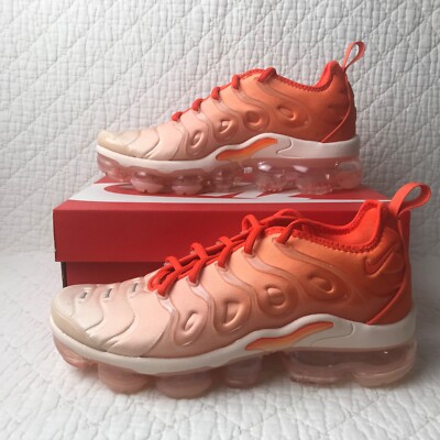 Nike Air Vapormax Plus Shoes Women's SZ 7 Guava Ice Orange Black