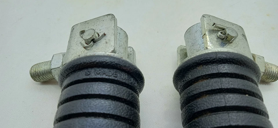 Suzuki A100 GT185 RV50 RV90 RV125 K10 K11 A50 TC100 Footrest Rear Pillion - Image 4 of 4