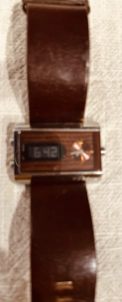 Reloj Fossil JR-9450 Doble Zona Horaria con Caras Digitales y Analógicas Foto 2 de 4