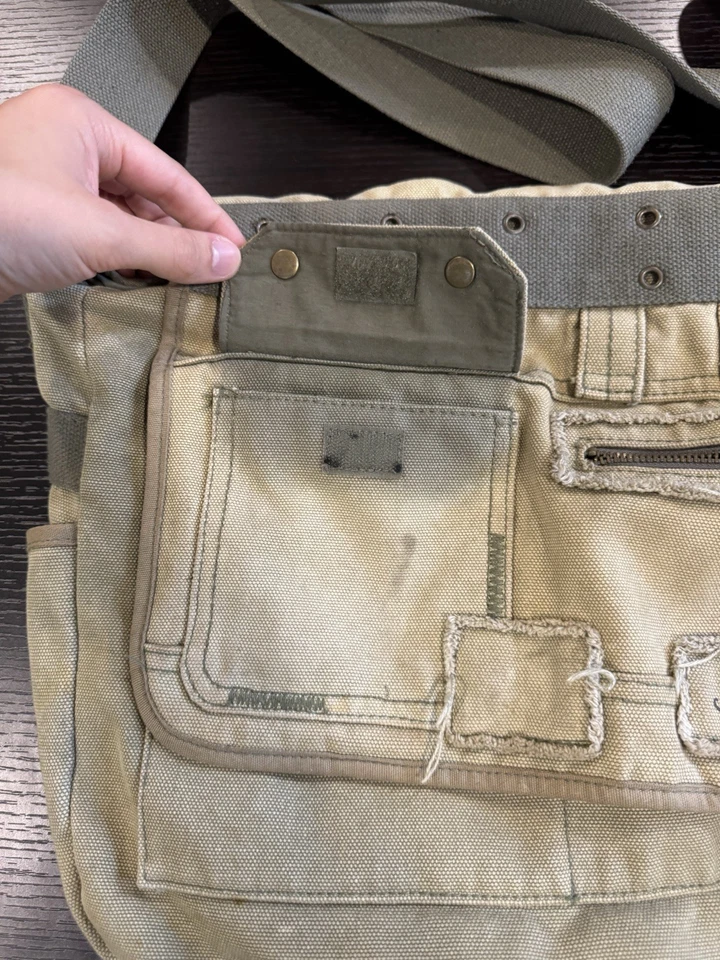 Bandolera American Rag Beige Lona Marrón Borde Cremallera Noticias postales Bolso de Algodón Retro Foto 3 de 4