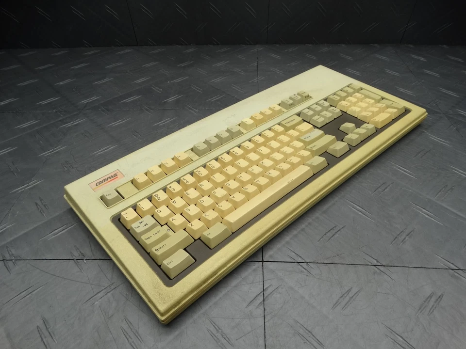 Compaq Mechanical Keyboard Mainframe RT101 XT/AT Connection (Missing Cable) - Image 2 of 4