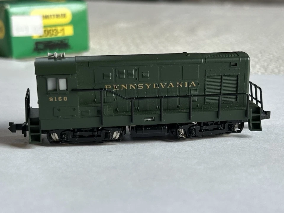 N Minitrix 2003-1 FM PRR Diesel H-12-44 Loco #9160 - (EXCELLENT) - Image 3 of 4
