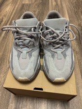adidas Yeezy 600 Sz 7.5