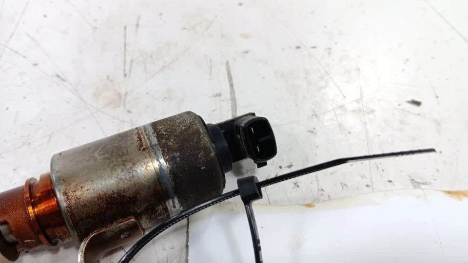 Mazda CX-9 Variable Timing Gear Oil Control Valve Solenoid Cylinder Head 2012  - Изображение 3 из 4