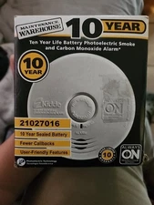 Maintenance Warehouse 10Yr Battery Photoelectri Smoke And Carbon Monoxide Alarm 
