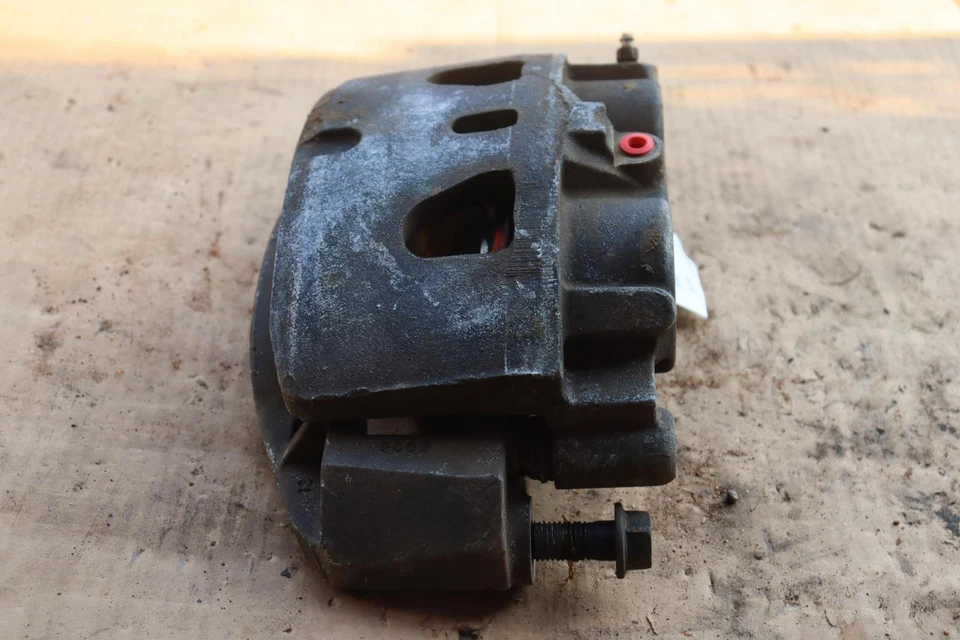 GMC SIERRA 2500 HD 2015-2019 pinza de freno delantera izquierda lado del conductor OEM Foto 3 de 4