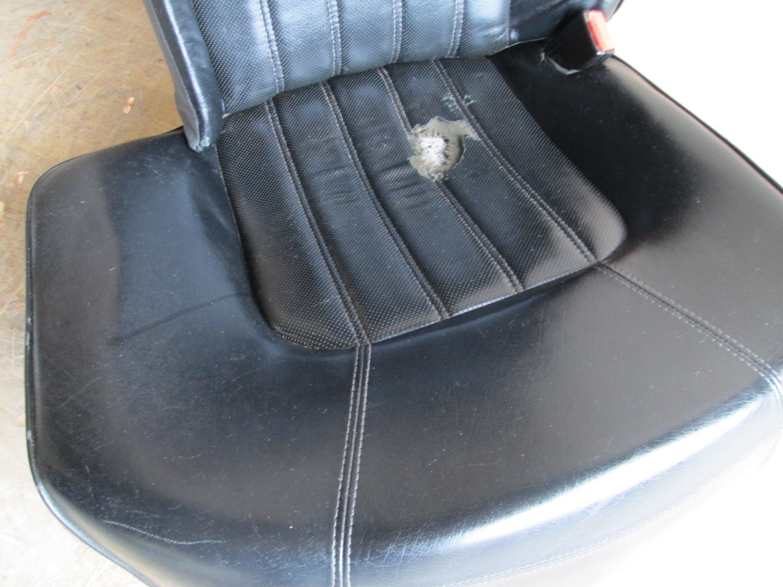 Maserati Quattroporte - RH / Rear Seat w/ Rails / Guides  - Black