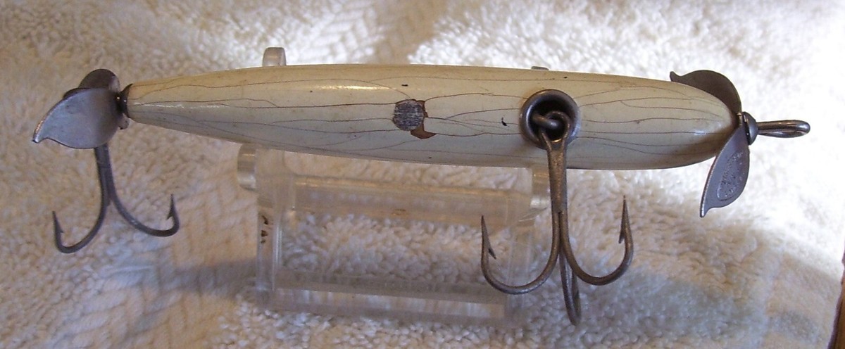 21523 VINTAGE SHAKESPEARE SLIM JIM WOOD LURE 3-5/8 21523 VINTAGE SHAKESPEARE SLIM JIM WOOD LURE 3-5/8