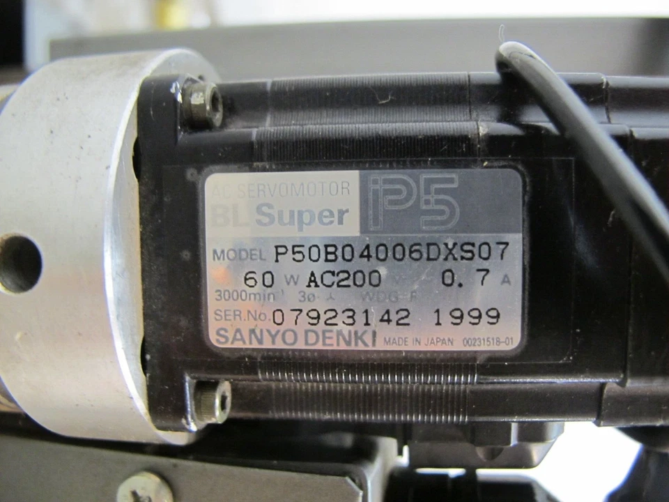 Conjunto de robot Pick Place Yamaha Motor Company YP340A YP340-A P50B04006DXS07 Foto 3 de 4