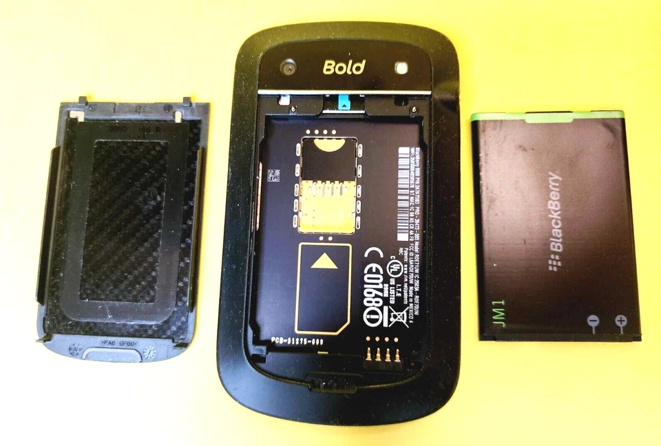 BLACKBERRY BOLD 9900 UNLOCKED QWERTY CELL PHONE BELL TELUS ROGERS FIDO CHATR+++ - Image 3 of 4