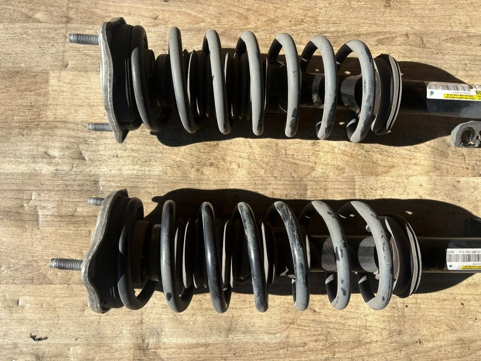 AMORTIGUADOR PUNTAL DELANTERO DERECHO E IZQUIERDO MERCEDES BENZ GLC300 OEM 16-20 Foto 2 de 4