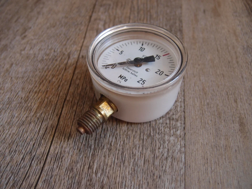 altes Manometer MPa - Bild 2 von 3