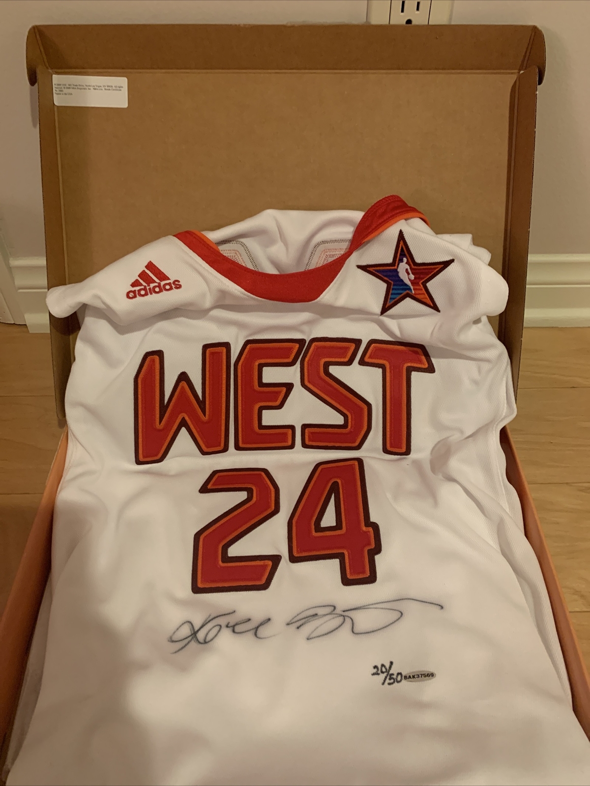 Kobe Bryant - Signed All Star jersey, vicdemo23