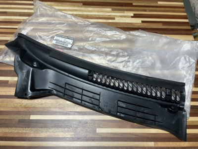 Nissan 66810-40P00 Genuine FairladyZ 300ZX Z32 RHD Cowl Top Grill