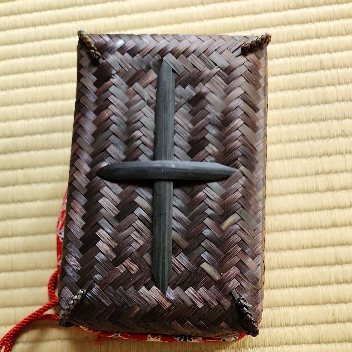 Drawstring bag floral pattern bamboo knitting red - image 5