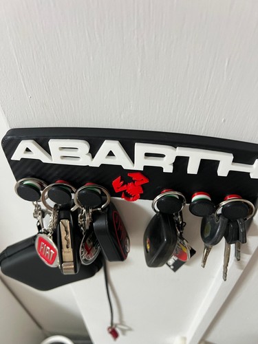 PORTACHIAVI DA PARETE ABARTH CON 6 OCCHIELLI – PERFETTO PER GARAGE O STANZA - Foto 4 di 6