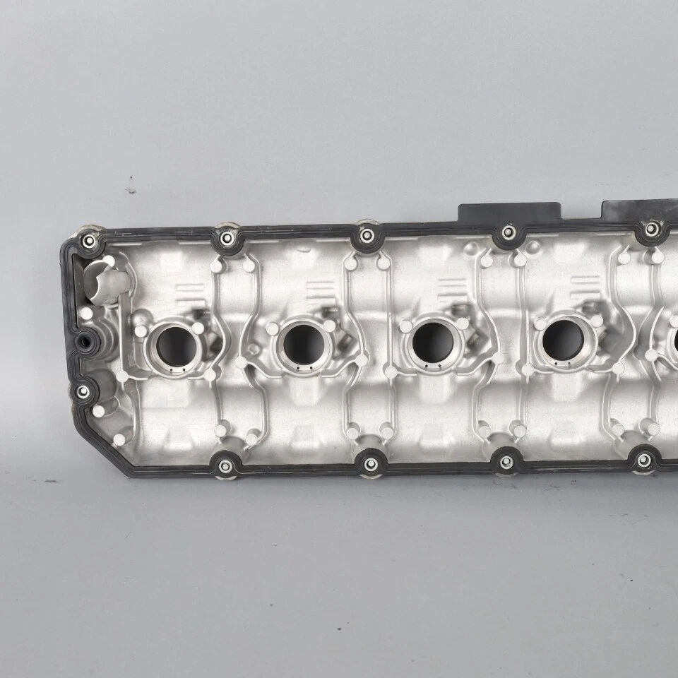 2006-2010 BMW M5 M6 S85 Left Engine Valve Cover 11127891022 OEM Used - Image 4 of 4