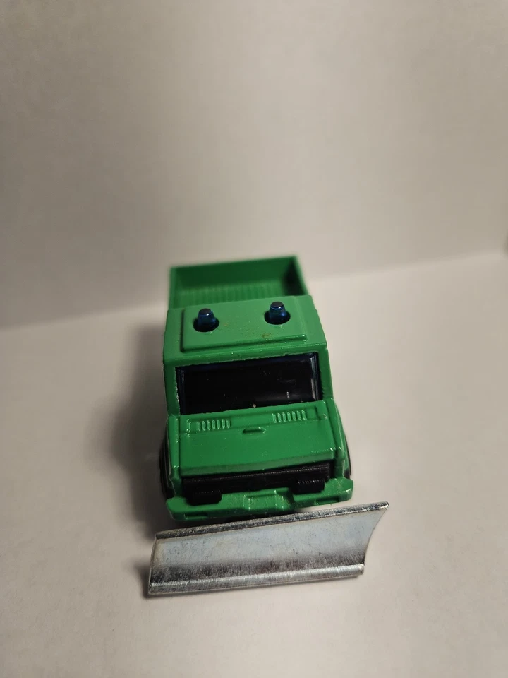 Majorette No.259 Unimog Green Blue Lights  Blue Tint Windshield Siver Plow... - Image 4 of 4