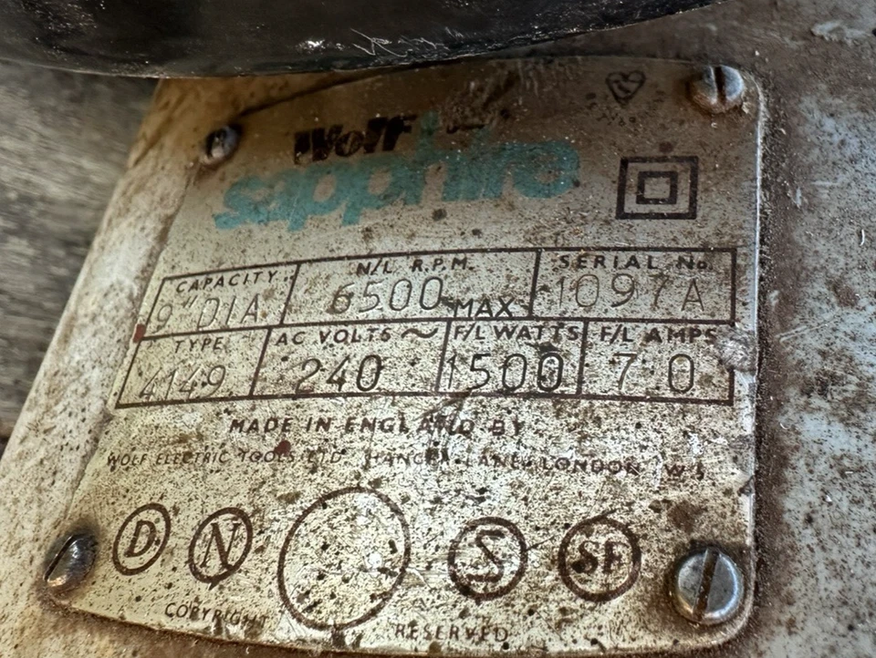 Used 240V Wolf Sapphire - 9" 230mm Angle Grinder & Discs - GWO - Herefordshire - Image 3 of 4