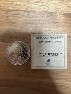 $10 2004 Ronald Reagan Coin — American Mint w/ Certificate B07343 - Image 1 of 2