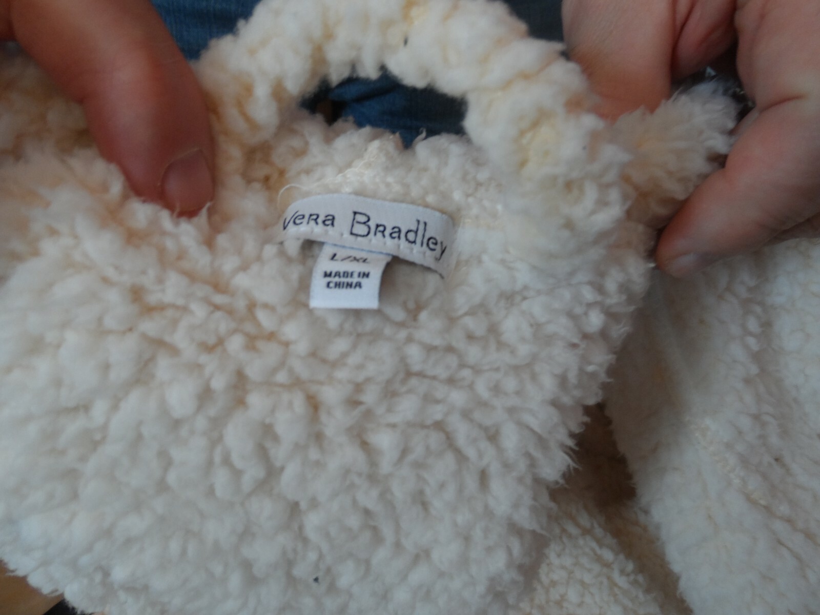 Vera Bradley Limited Edition Holiday Dogs Fluffy Flee… Gem