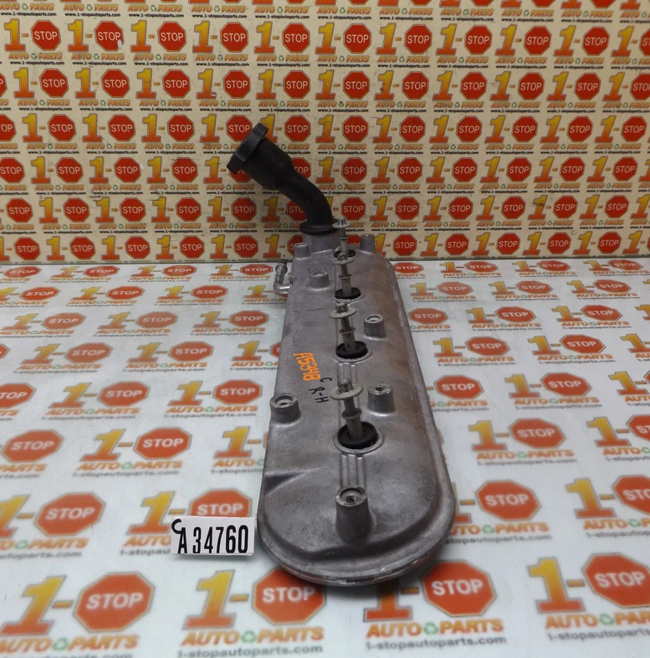 Chevrolet Silverado 1500 2009-2013 cubierta de válvula de motor derecho 12637684 OEM Foto 2 de 4