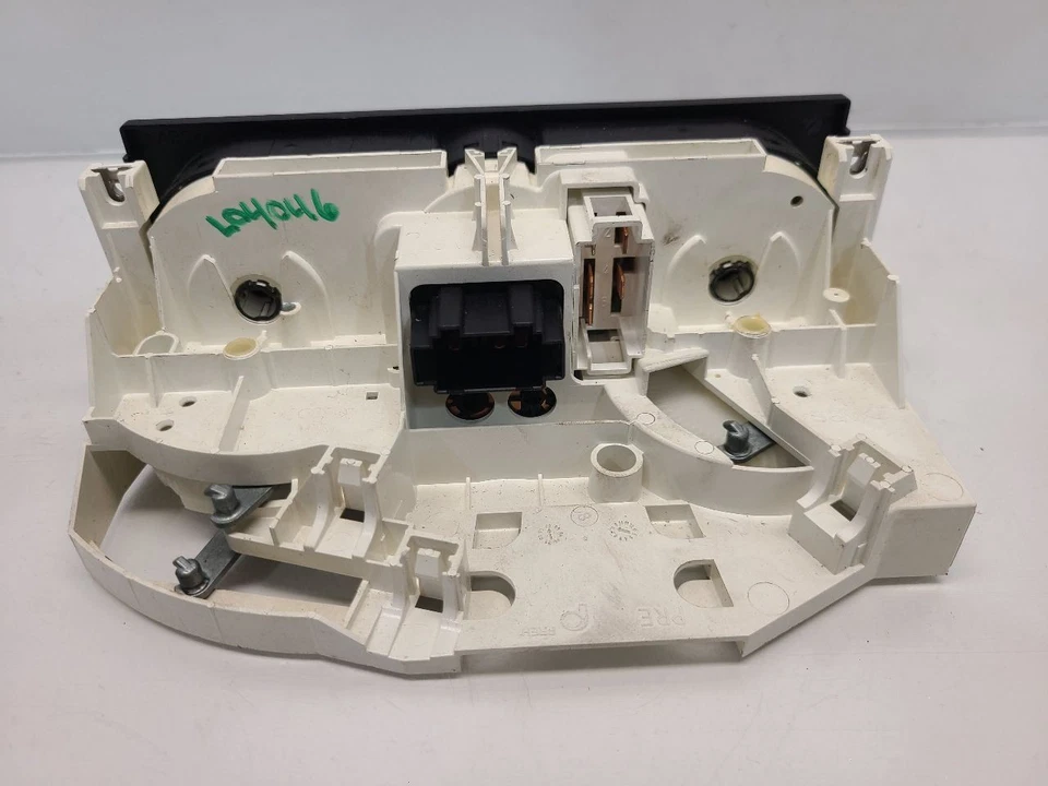 Volkswagen Passat 2002-05 control de temperatura con aire acondicionado - botón eléctrico de aire acondicionado - manual Foto 2 de 4