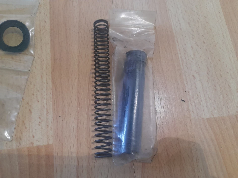 Toyota Crown 2000 2600 Clutch Master Cylinder Rebuild Kit Bendix 30054 75 On - Image 4 of 4