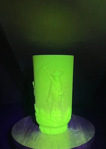 Fenton Burmese Uranium Glass Emperor Mandarin Vase