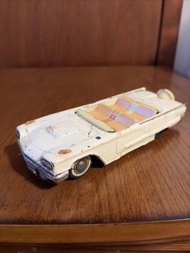 Bandai Japan 60’s Ford Thunderbird Cabrio-Convertible Tin Toy Car