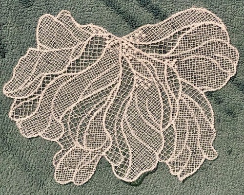 LOTE DE 10 PIEZAS DE ENCAJE VENECIA BLANCO PARA APLIQUES Y OTROS PROYECTOS ARTESANALES! - Imagen 2 de 3