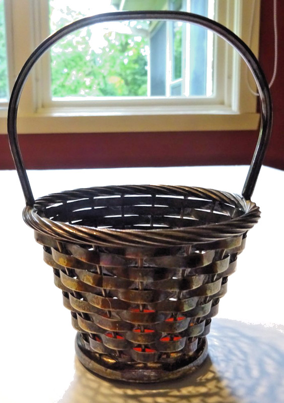 Fantastic Vintage Silver Plated Small Basket, H 5" x W 4" w Handle, Sturdy