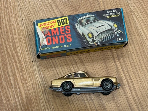 Vintage Corgi 261 James Bond 007 Aston Martin DB5 Boxed w/ Some Accessories
