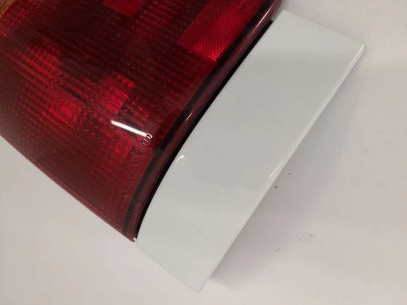 GMC ENVOY XL 2002-2009 Passenger Right Tail Light 15131577 - Image 4 of 4