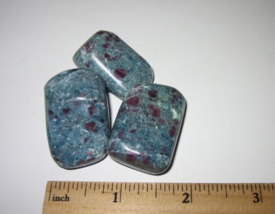 3 TUMBLED POLISHED 0.8''- 1.2'' KYANITE & RUBY CRYSTAL STONES FROM INDIA 90.5g *5
