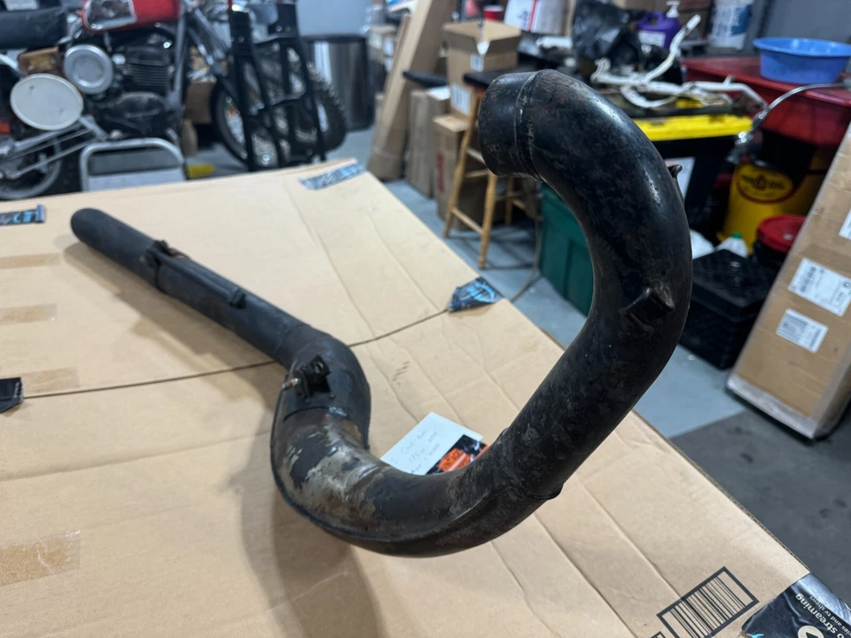 Can-Am MX-2 1975 175cc OEM tubo de escape con soportes buen estado - usado Foto 3 de 4