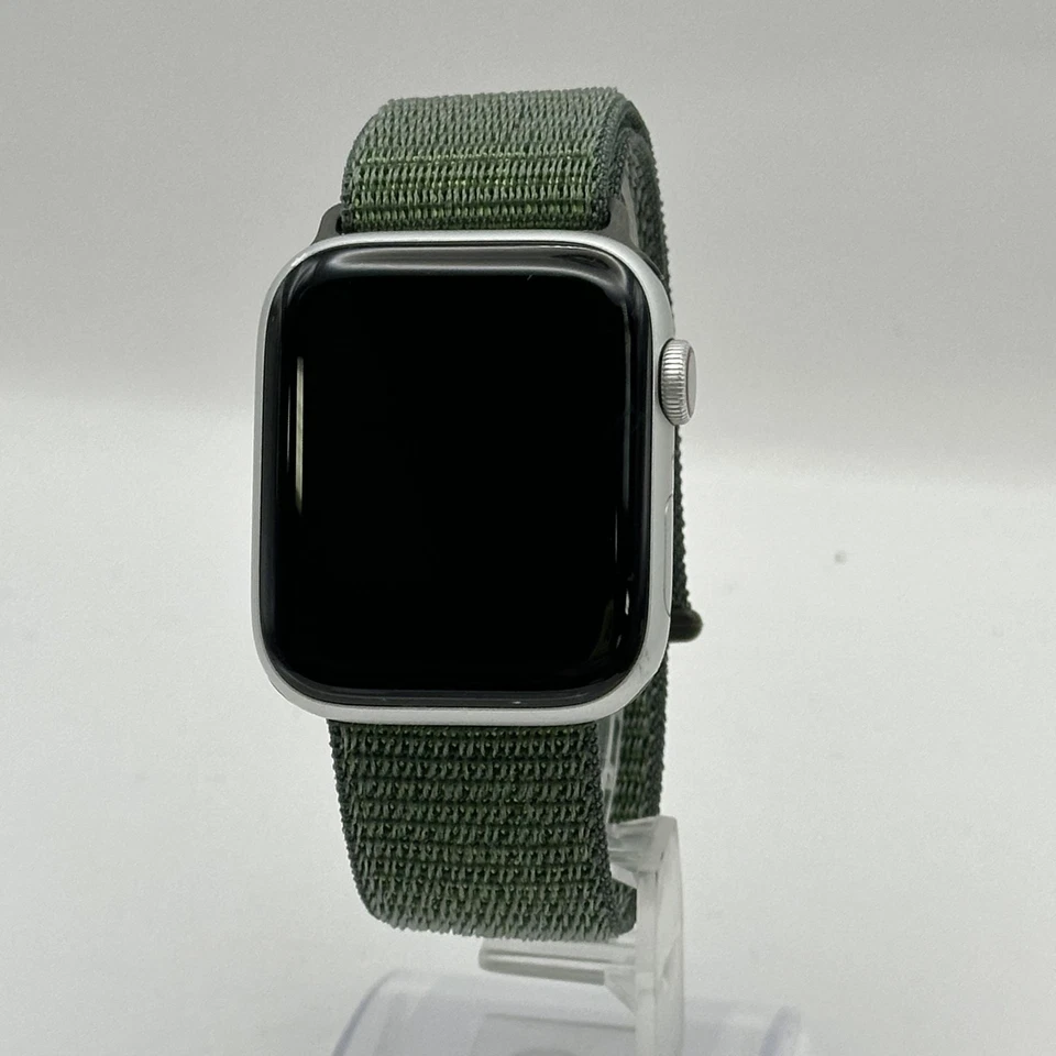Apple Watch (SE) 2nd Gen. 44mm Silver Aluminum w/ Green Sport Loop (LTE) - 7/10 - Image 2 of 4