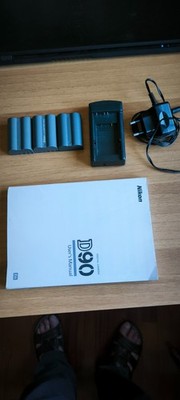 Nikon D90 Spiegelreflexkamera mit Zoomobjektiven Sigma 18-250 und Nikon D 18-200