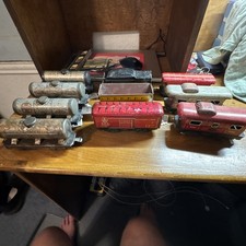 Marx Vintage Tin Train Set O gauge. 10 miscellaneous cars.