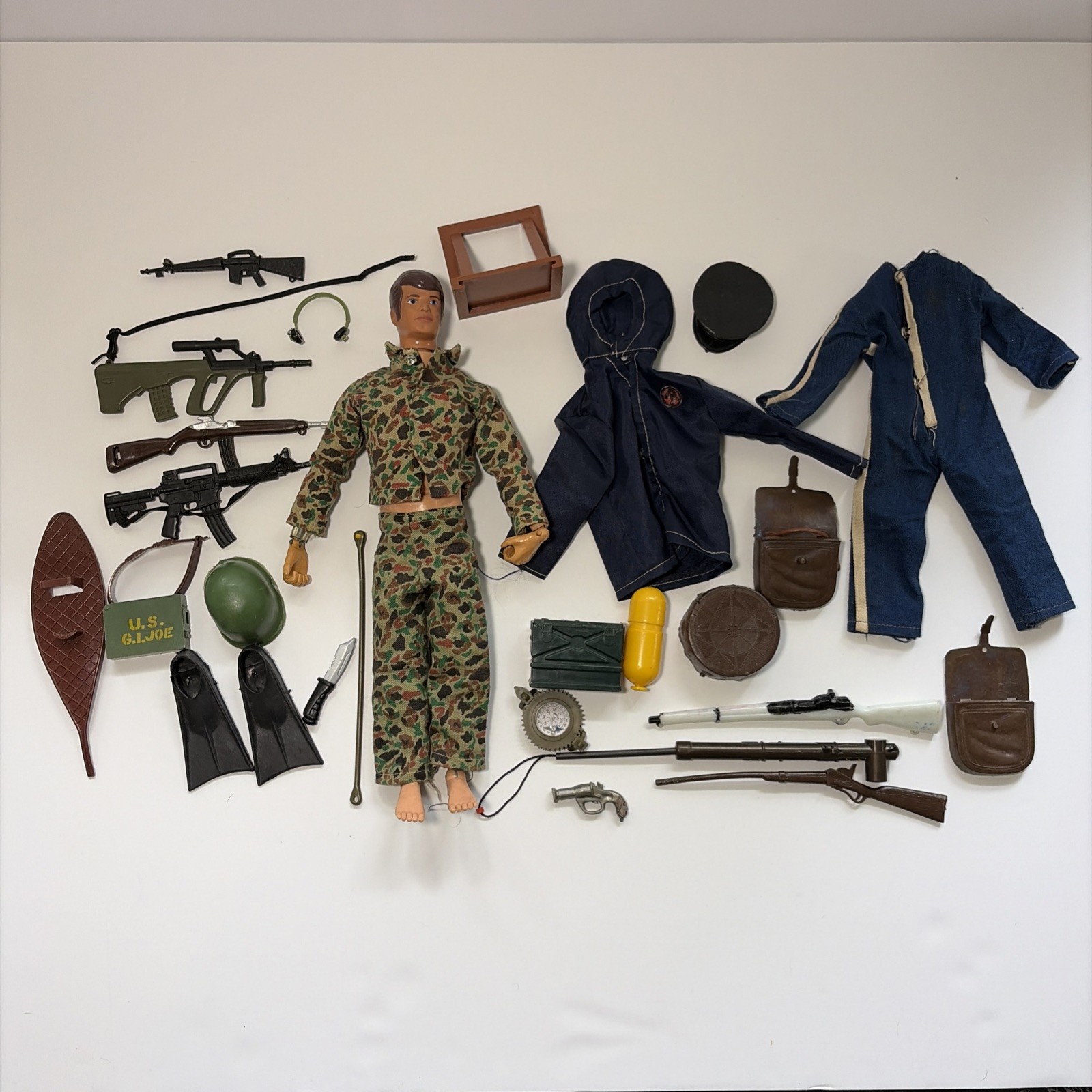 Lot w/ Vintage 1964 G.I. Joe 12” Action Figure, 25+ Weapons, Clothes & Extras